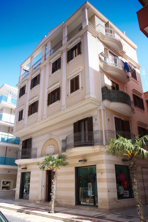 Napolitano Palace Margherita Di Savoia Exterior photo